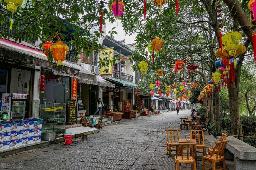 “成都新十二月市―美丽工坊•幸福集市“主题助残活动第五季在春熙路举办